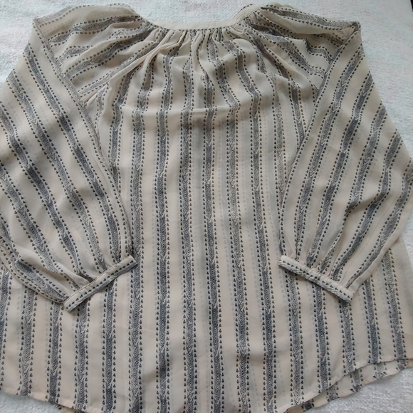 EUC Plus Size Lucky Brand Sheer Button Front Geo Stripe Poet Blouse – Size 1X - Picture 9 of 14
